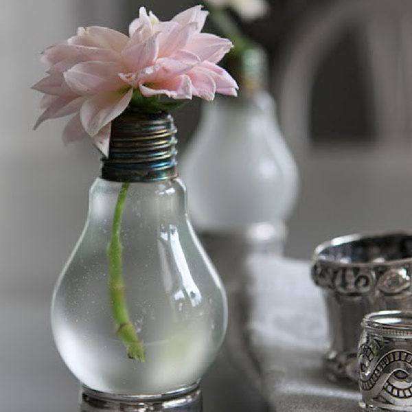 How to build a light bulb vase